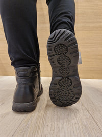 Leveäkärkiset ja hyvin avautuvat New Feet nilkkurit - vain Kenkä-Ralesta