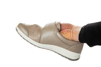 Caprice K-lestinen tarrakiinnitteinen kävelykenkä - erityistilava