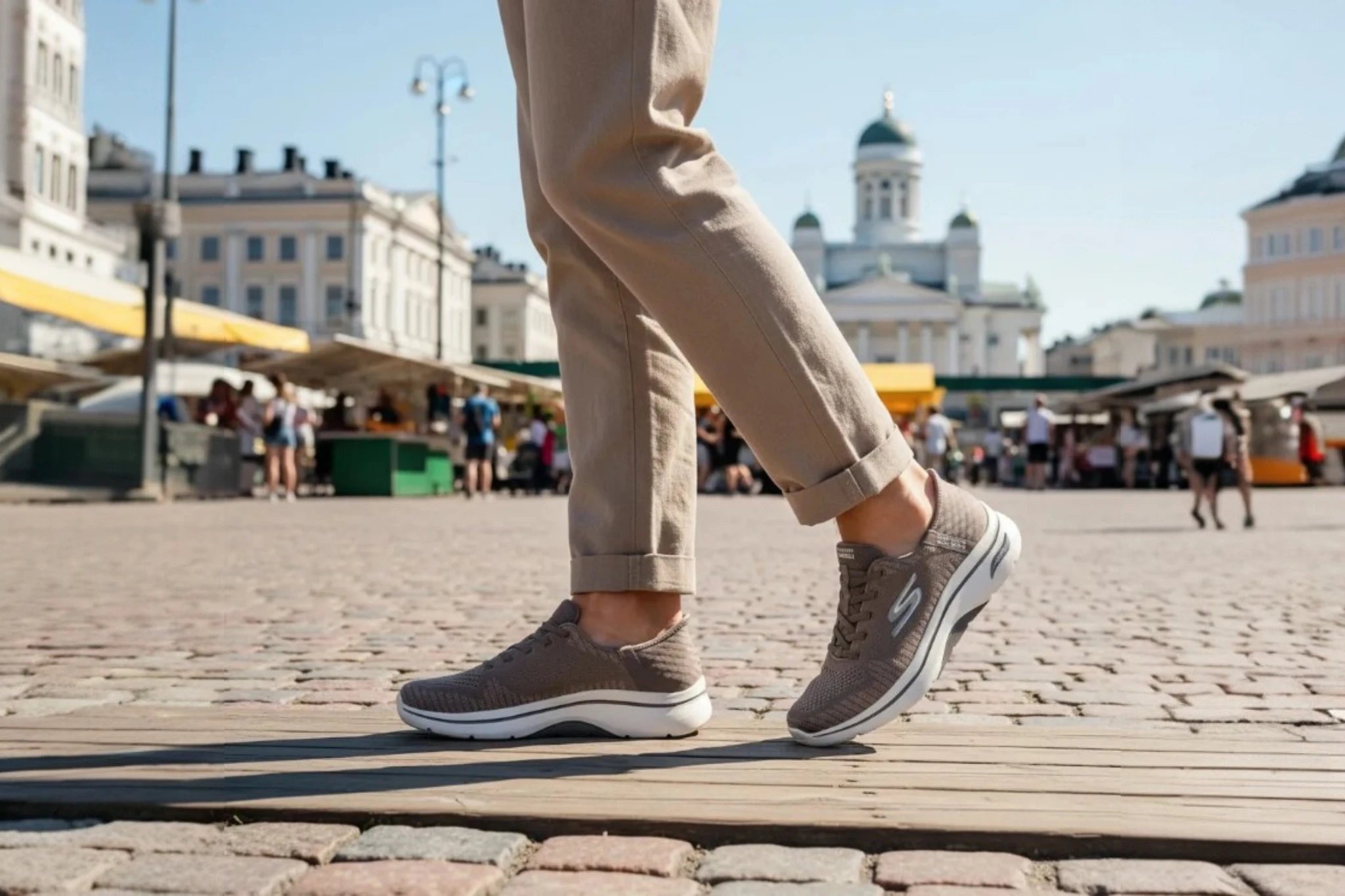 Miesten helposti puettavat ja tilavat extra wide lenkkarit - Skechers Slip Ins
